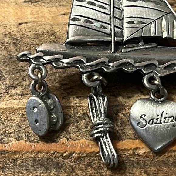 "JJ" Jonette Jewelry Silver Pewter 'SAILBOAT w/Charms' Pin ~ Sea Lover - Picture 3 of 9